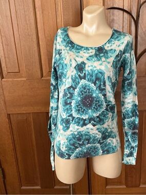 Vera Wang Teal Floral Long-Sleeve Scoop Neck Top